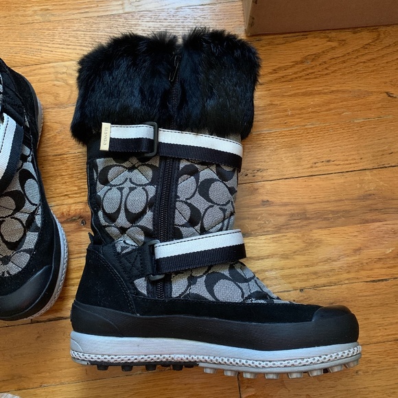Coach Logo fur winter boot - Picture 3 of 5